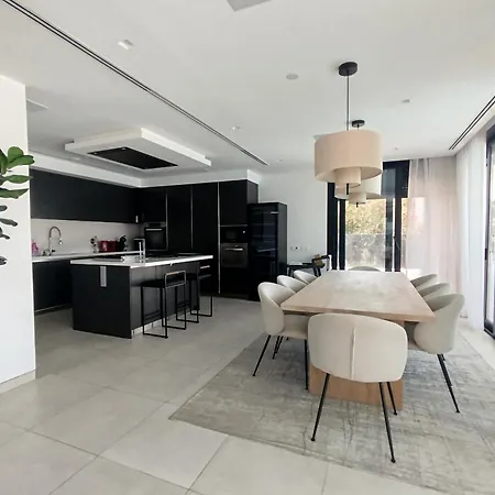 Villa Luxury With Breathtaking Views In By Lodgerstrip Marbella