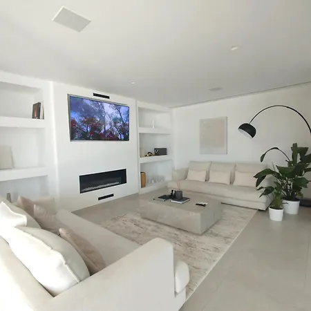 Luxury With Breathtaking Views In By Lodgerstrip Villa Marbella