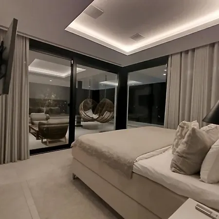 Luxury With Breathtaking Views In By Lodgerstrip Marbella