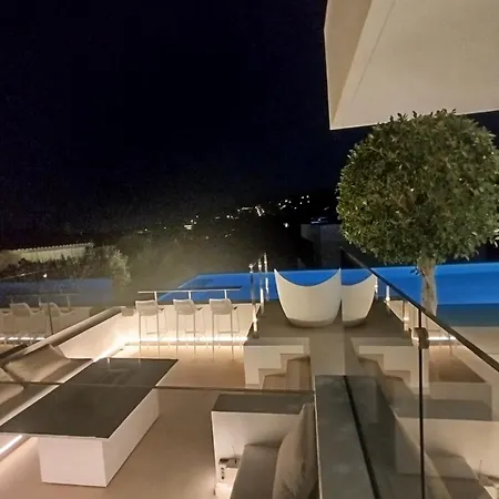 Villa Luxury With Breathtaking Views In By Lodgerstrip *