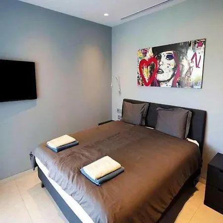 Luxury With Breathtaking Views In By Lodgerstrip Villa