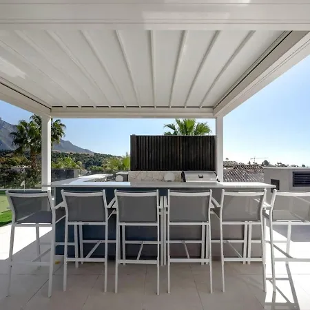Luxury With Breathtaking Views In By Lodgerstrip