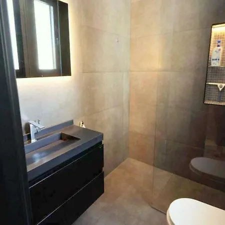 Luxury With Breathtaking Views In By Lodgerstrip *