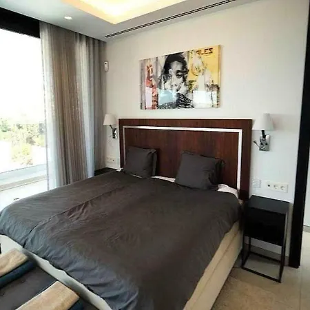 Villa Luxury With Breathtaking Views In By Lodgerstrip *